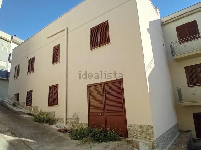 Villetta indipendente in vendita di 170 m² in Via Zagato