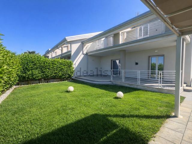 Villetta indipendente in vendita di 170 m² in Contrada MOMENA