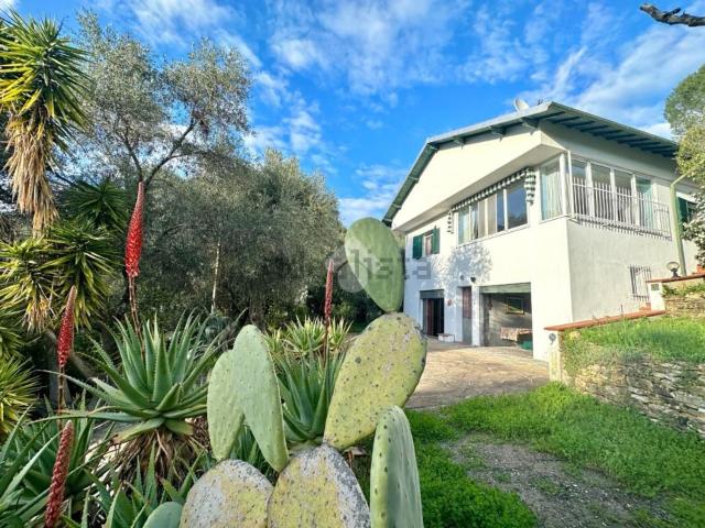 Villetta indipendente in vendita di 170 m² in Strada delle Ciase, 1