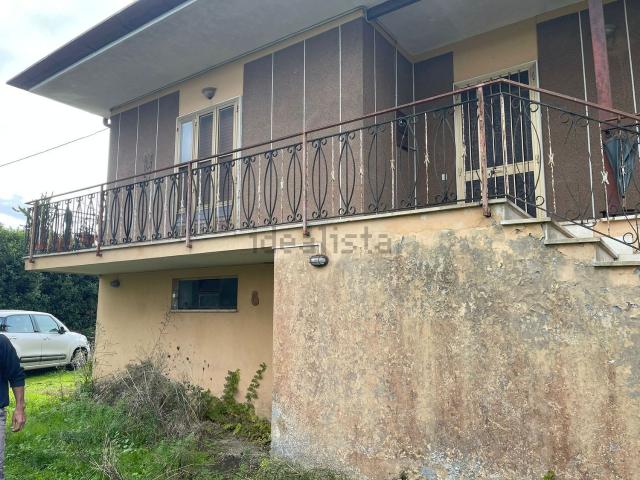 Villetta indipendente in vendita di 170 m² in Strada Litoranea, 3794
