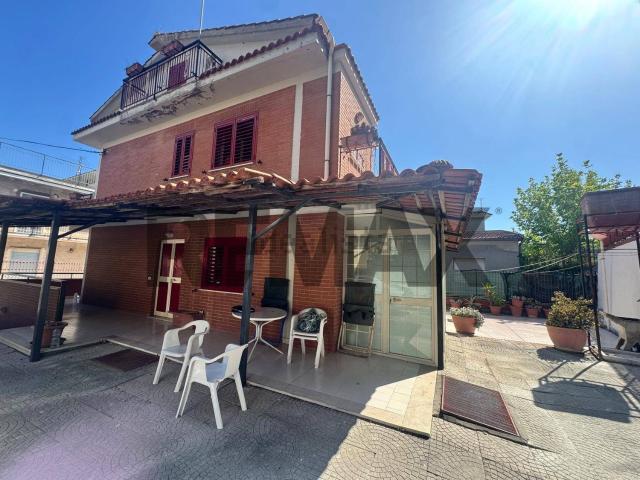 Villetta indipendente in vendita di 171 m² in Via degli Archi, 19