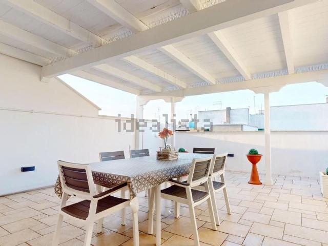Villetta indipendente in vendita di 171 m² in Via Santa Cesarea