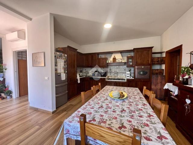 Villetta indipendente in vendita di 171 m² in Via Perugino, 1