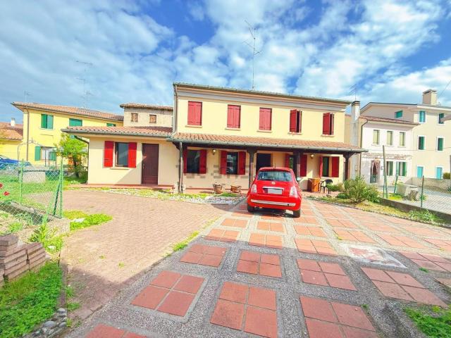 Villetta indipendente in vendita di 172 m² in Via Lourdes