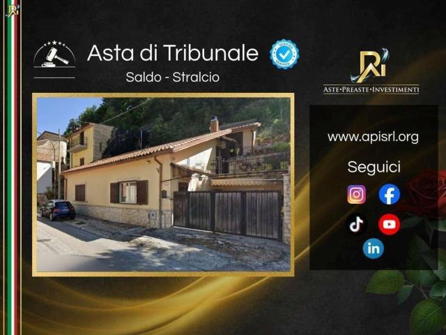 Villetta indipendente in vendita di 172 m² in Via Roma, 439