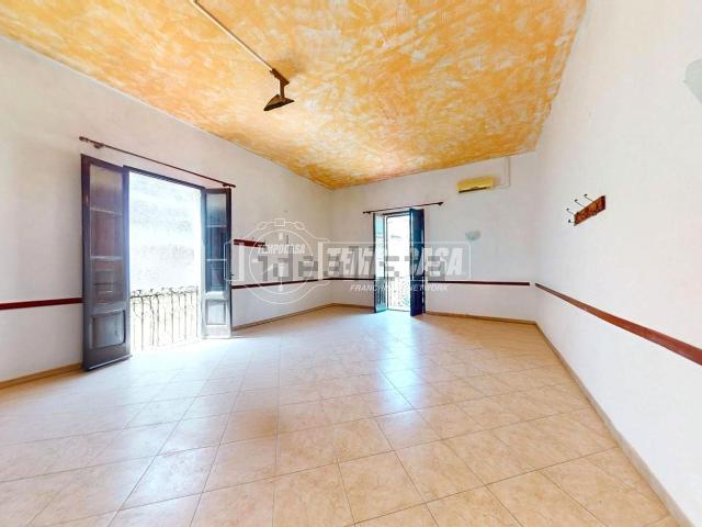 Villetta indipendente in vendita di 172 m² in Piazza San Lorenzo, 38