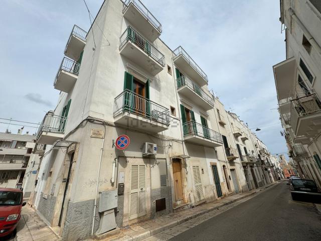 Villetta indipendente in vendita di 173 m² in Via Caracciolo