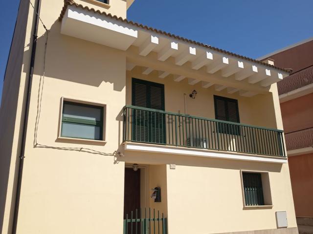 Villetta indipendente in vendita di 173 m² in Via Archimede, 153