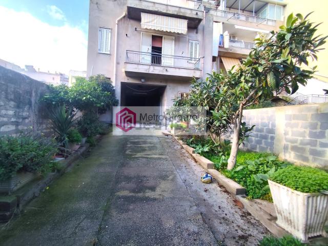 Villetta indipendente in vendita di 173 m² in Via Duccio Galimberti