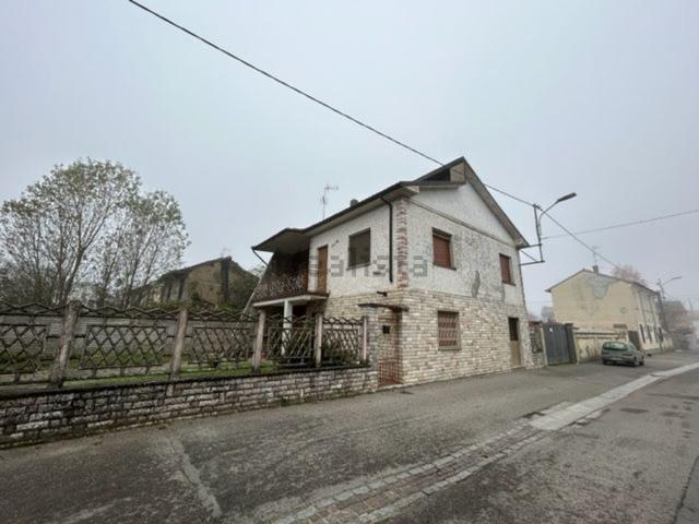 Villetta indipendente in vendita di 173 m² in Via Maestra