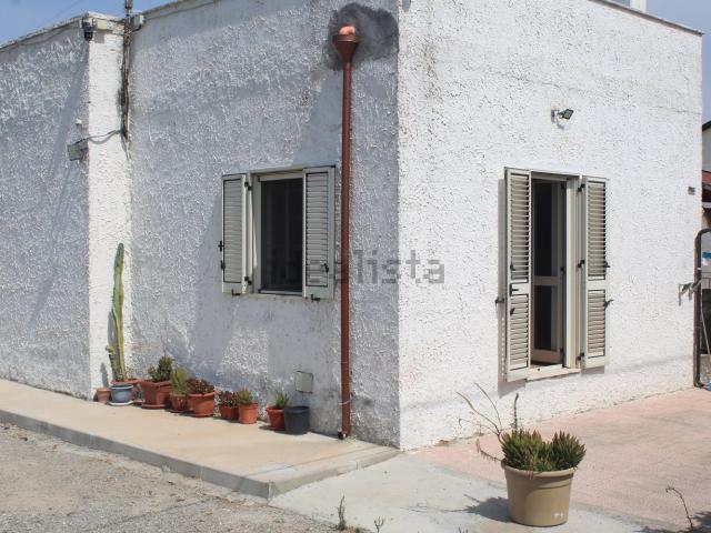 Villetta indipendente in vendita di 173 m² in Via Marche, 29