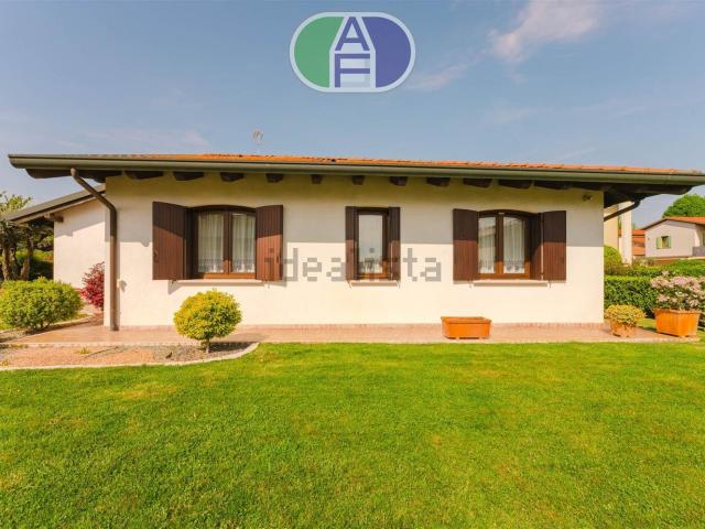 Villetta indipendente in vendita di 173 m² in Via N. Sauro, 25