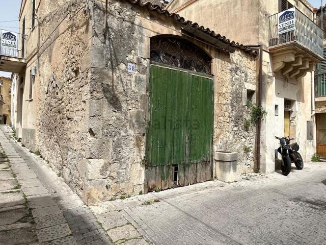 Villetta indipendente in vendita di 173 m² in Via Santa Barbara, 38