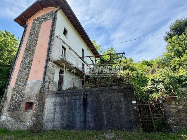 Villetta indipendente in vendita di 173 m² in Via per Ghevio, 132