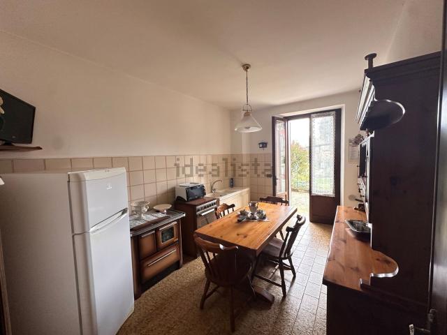 Villetta indipendente in vendita di 174 m² in Via Centro Isola, 13