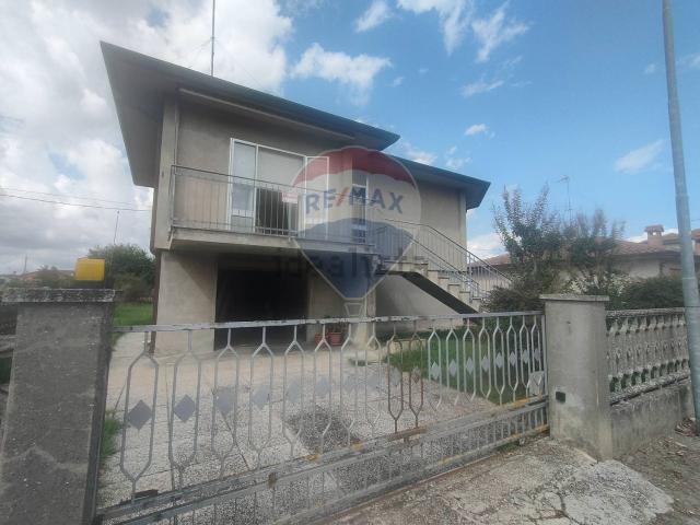 Villetta indipendente in vendita di 174 m² in Via Don Minzoni, 42
