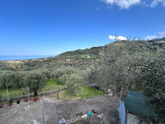 Villetta indipendente in vendita di 174 m² in Via Livorni