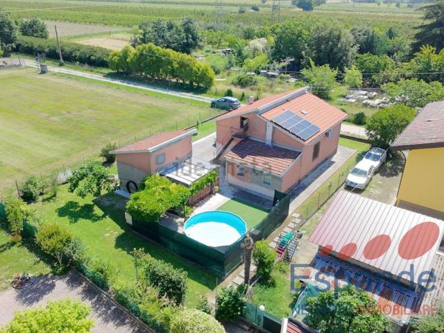 Villetta indipendente in vendita di 174 m² in Via Lughese, 66