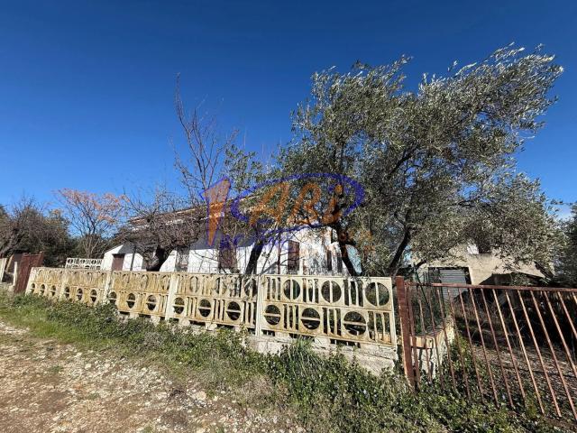 Villetta indipendente in vendita di 174 m² in Contrada Fonte Santa Maria, 10