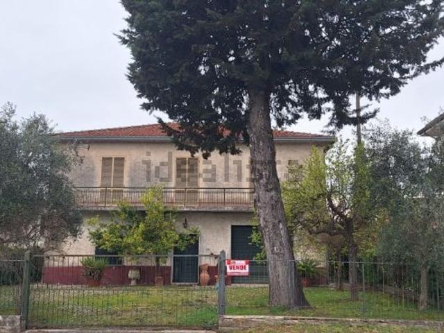 Villetta indipendente in vendita di 175 m² in Via Campanile