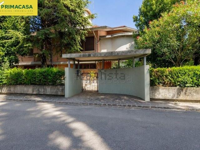 Villetta indipendente in vendita di 175 m² in Via Giovanni XXIIIº