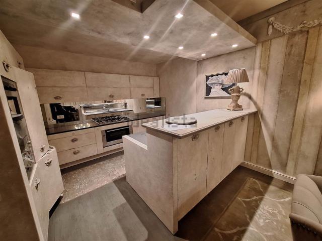 Villetta indipendente in vendita di 175 m² in Via del Teatro, 18