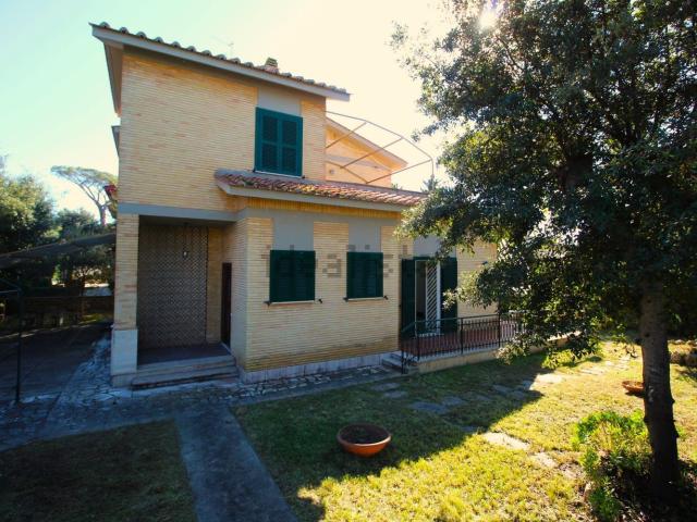 Villetta indipendente in vendita di 175 m² in Via delle Robinie, 15