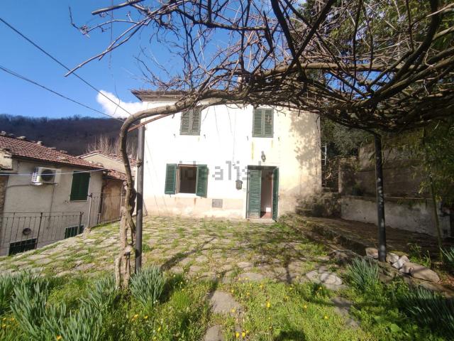 Villetta indipendente in vendita di 175 m² in Via di Iano e Assarino