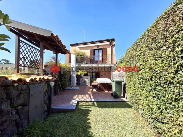Villetta indipendente in vendita di 175 m² in Via di Sotto, 101