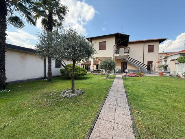 Villetta indipendente in vendita di 175 m² in Via I Maggio, 3