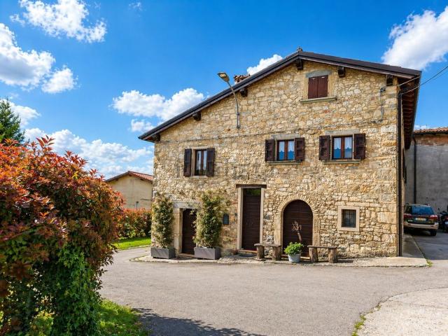 Villetta indipendente in vendita di 175 m² in Via Leguigno