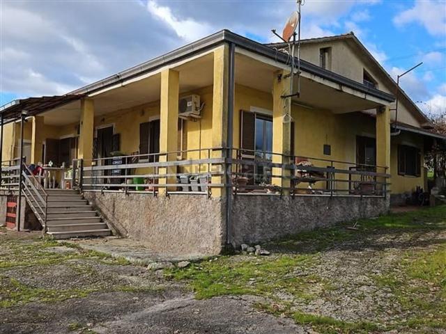 Villetta indipendente in vendita di 175 m² in Via Mandrine