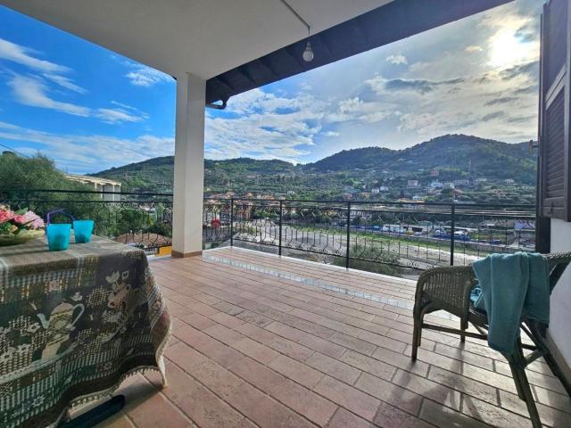 Villetta indipendente in vendita di 175 m² in Via Nazionale