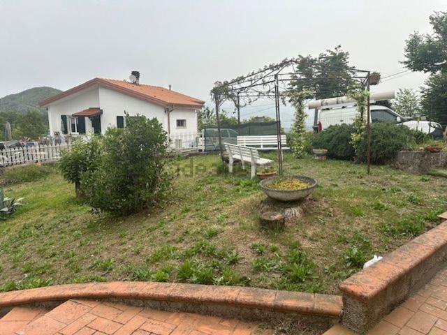 Villetta indipendente in vendita di 175 m² in Via Privata Montecarboli