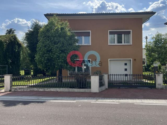Villetta indipendente in vendita di 175 m² in Via Roma, 124