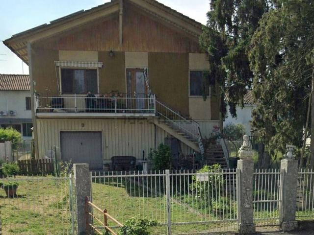 Villetta indipendente in vendita di 175 m² in Via Risorgimento