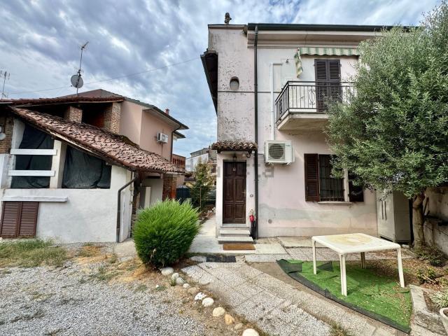 Villetta indipendente in vendita di 175 m² in Via XXV Aprile, 62