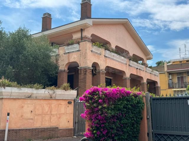 Villetta indipendente in vendita di 175 m² in Viale dei Romagnoli, 2263