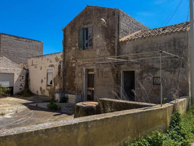 Villetta indipendente in vendita di 175 m² in Strada Isolotto, 85