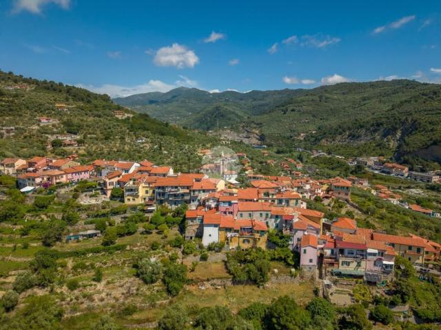 Villetta indipendente in vendita di 176 m² in Via Ernesto Ascheri, 19