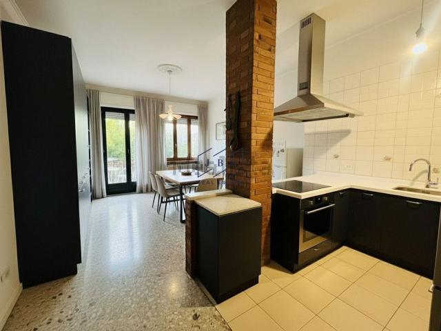 Villetta indipendente in vendita di 178 m² in Via Giuseppe Toniolo