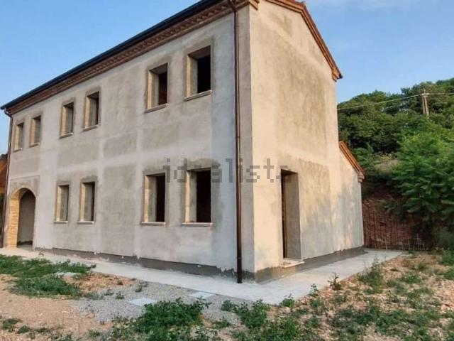 Villetta indipendente in vendita di 178 m² in Via Spinei