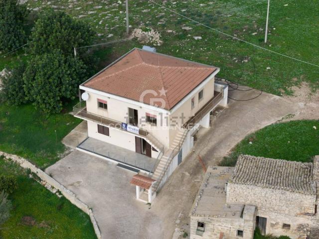 Villetta indipendente in vendita di 178 m² in Strada Provinciale 94