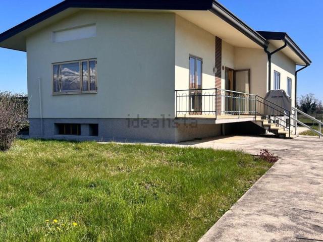 Villetta indipendente in vendita di 179 m² in Via Maniago, 22