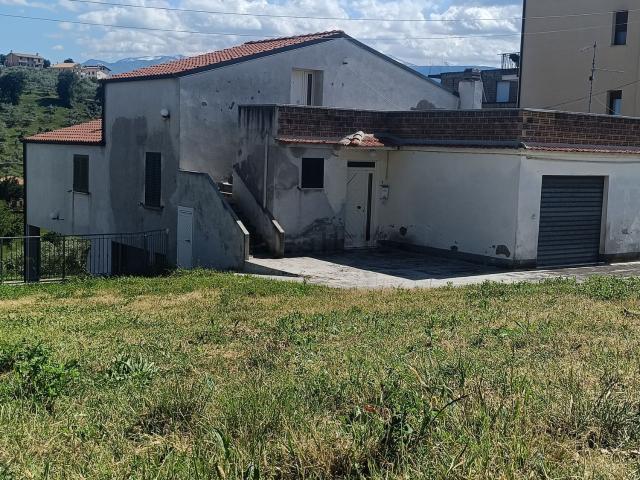 Villetta indipendente in vendita di 179 m² in Via Piane