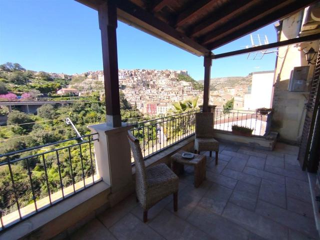 Villetta indipendente in vendita di 180 m²