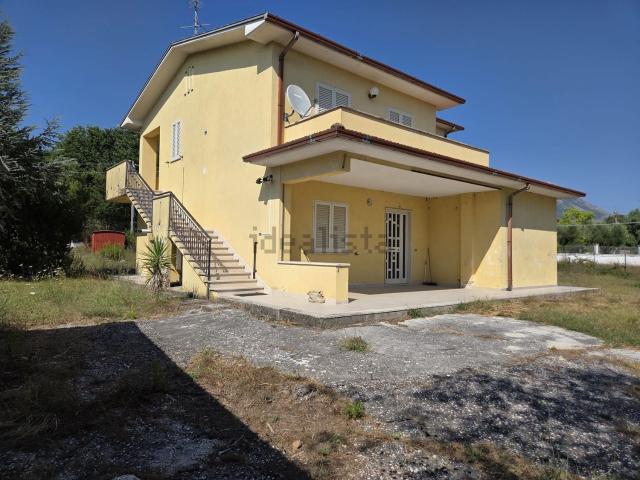 Villetta indipendente in vendita di 180 m² in Via Casilina, 27