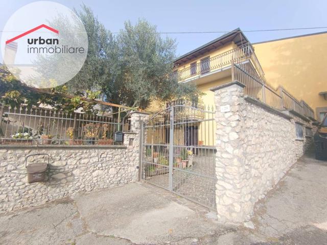 Villetta indipendente in vendita di 180 m² in Via Chiesa Santa Stefano