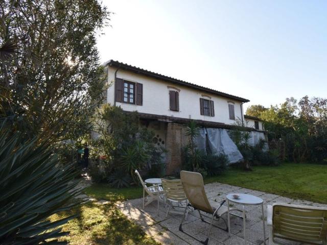 Villetta indipendente in vendita di 180 m² in Via Crociale