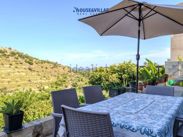 Villetta indipendente in vendita di 180 m² in Via Angelo Cavarra
